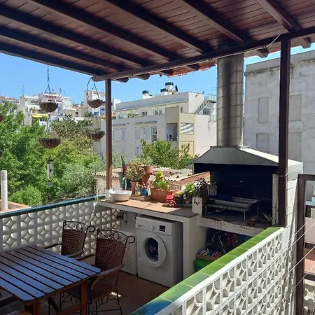 Mediterranean Flat In The Centre Of * סיטגס